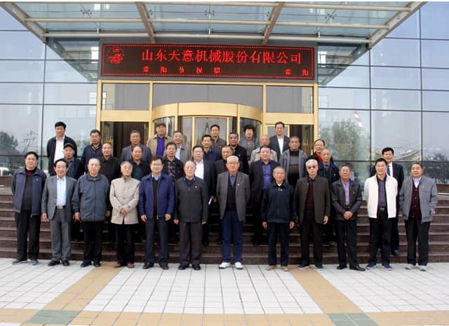 兗州區(qū)人大、政協(xié)領導蒞臨天意機械參觀考察