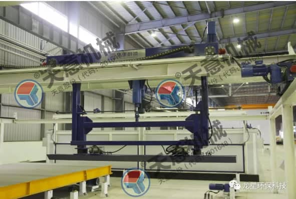 熱烈祝賀天意機械與龍星科技PC構(gòu)件生產(chǎn)線順利交接！