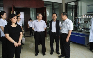 廢棄物資源化國(guó)家工程研究中心、昆明理工大學(xué)孫可偉教授,棄物資源化國(guó)家工程研究中心常務(wù)副主任、昆明理工大學(xué)教授李如燕博士蒞臨指導(dǎo)