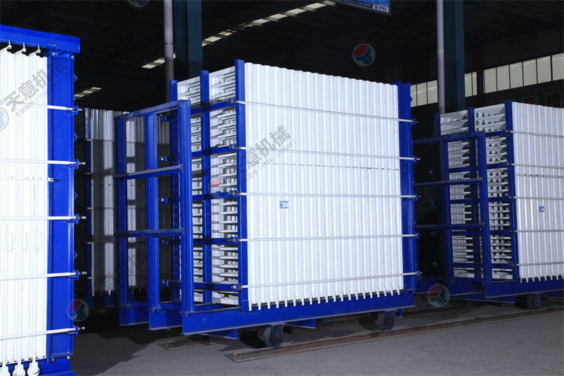 一次成型40塊板的復合墻板機，究竟有多好？